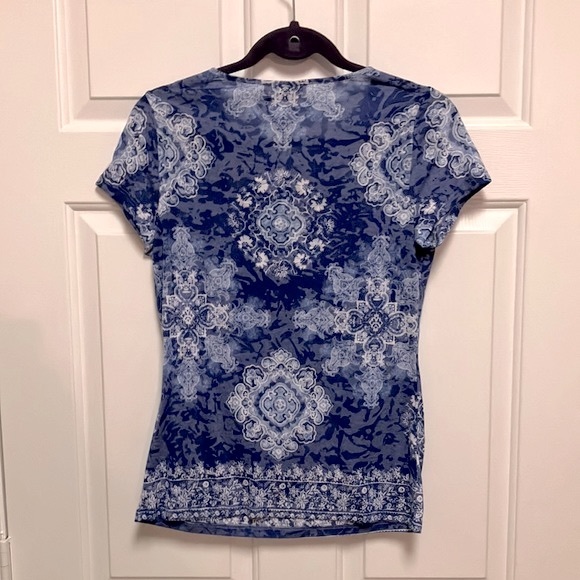 INC Short Sleeve Blue & White Medallion Cutout Twist Top Size Medium - Picture 2 of 4